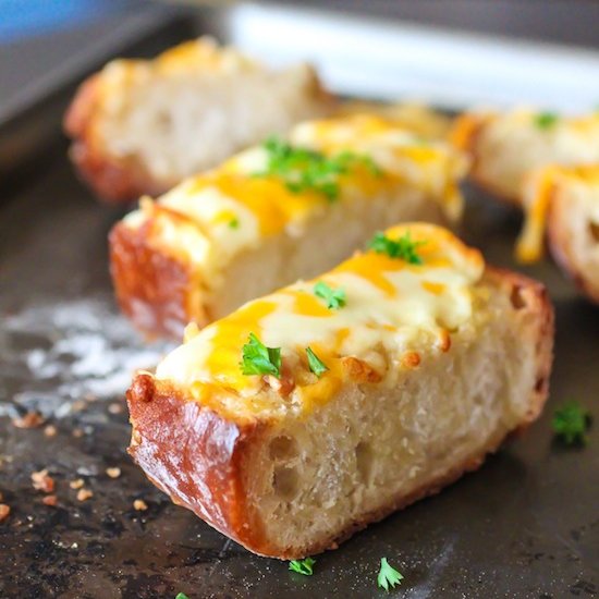 Cheesy Roasted Garlic Bread