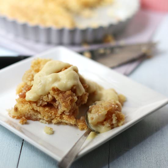 Apple Crumble with Vanilla Sauce