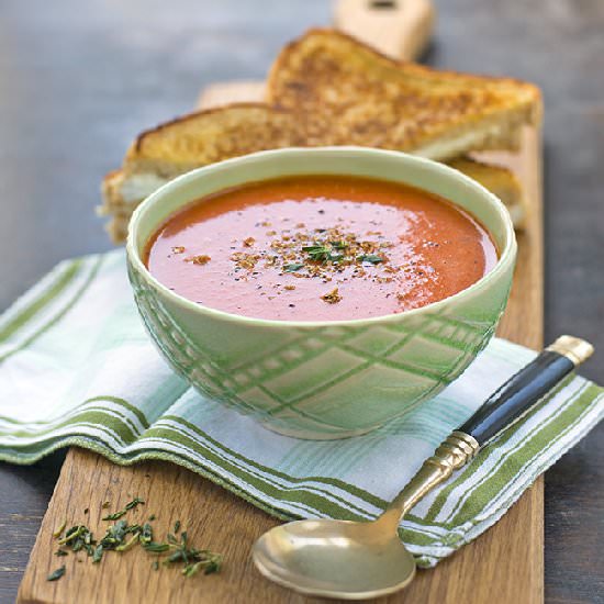 Roasted tomato and pepper soup