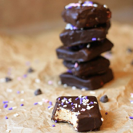 Chocolate Dipped Marshmallows