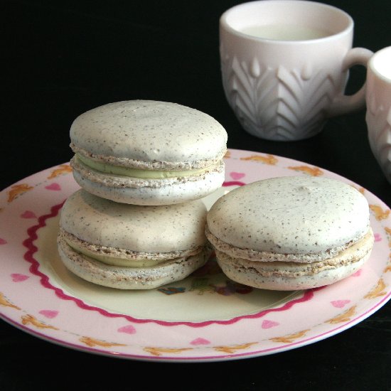 Vanilla Bean Macarons