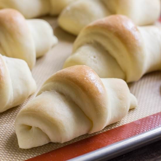 The Best Butterhorn Rolls