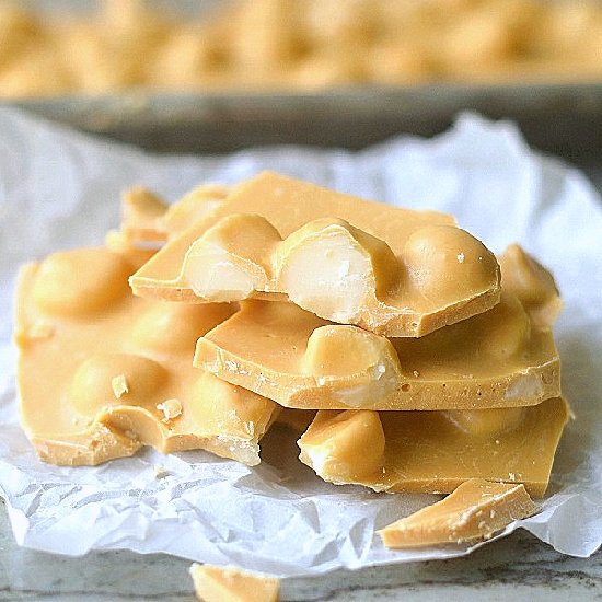 Blonde Chocolare Macadamia Bark