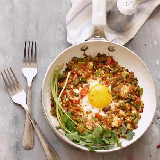 Fried Egg with Asparagus, Feta Hash