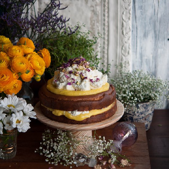 Almond Cake with Lemon Curd