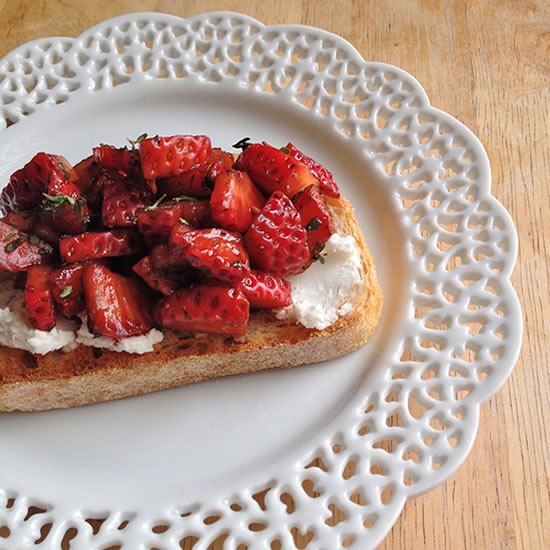 Strawberry & Goat Cheese Bruschetta