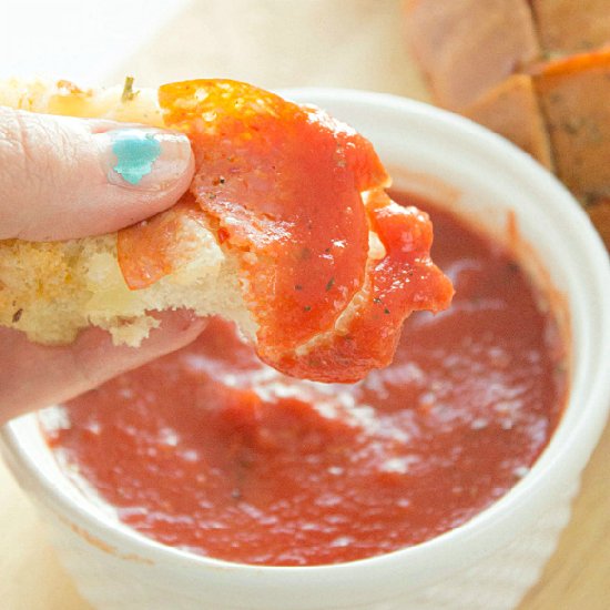 Pepperoni Pizza Pull-Apart Bread