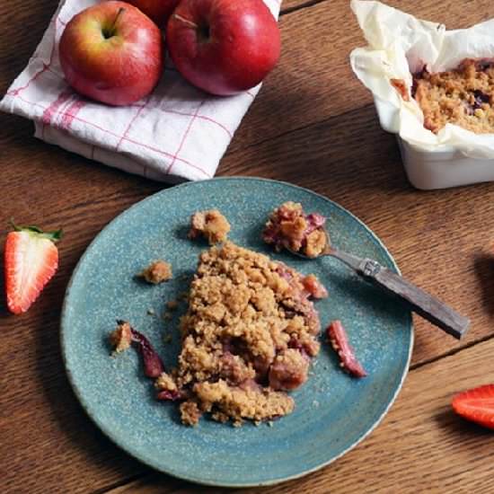 Apple Strawberry Cinnamon Crumble