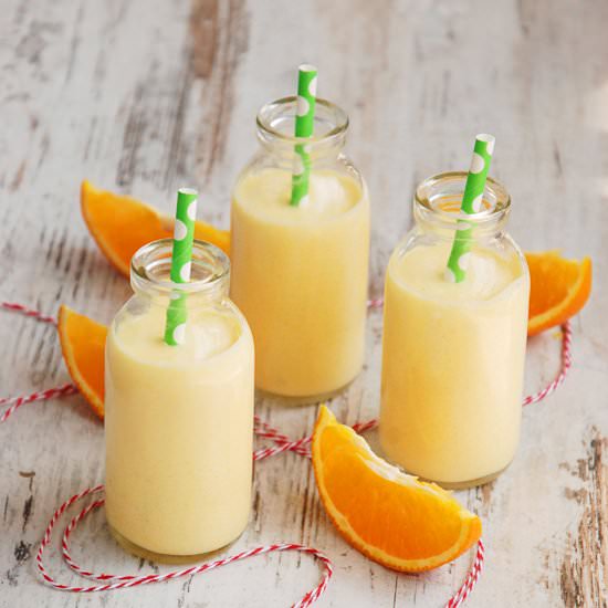 Mango-orange cocktail