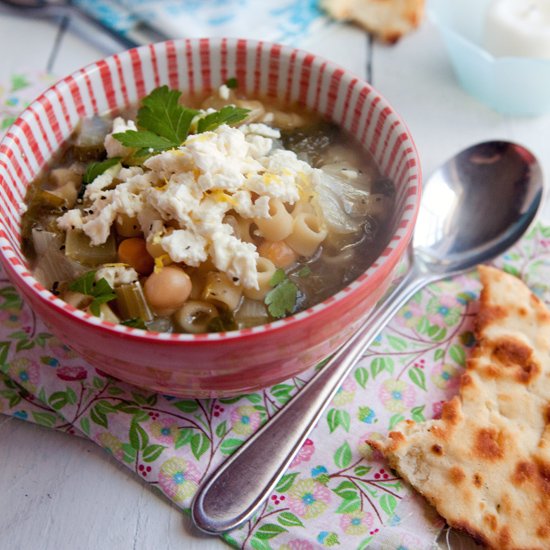 Lemony Mediterranean Escarole Soup