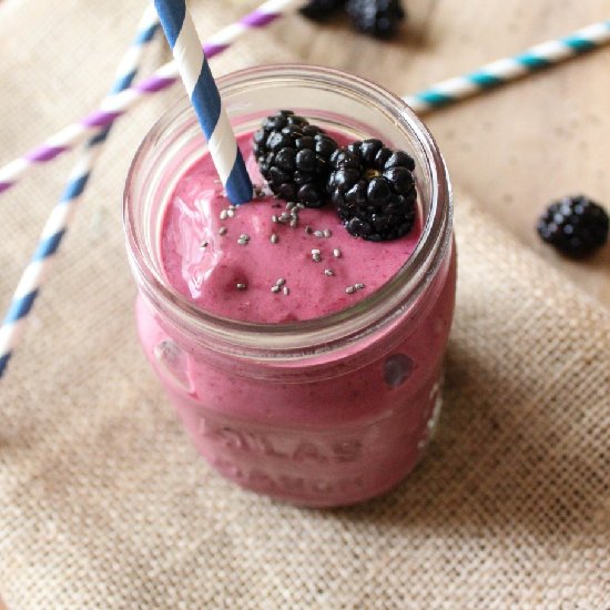 Blackberry Banana Chia Smoothie