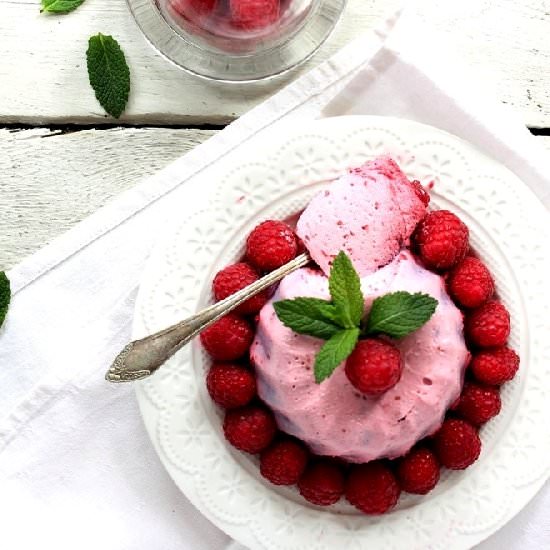 Raspberry mousse