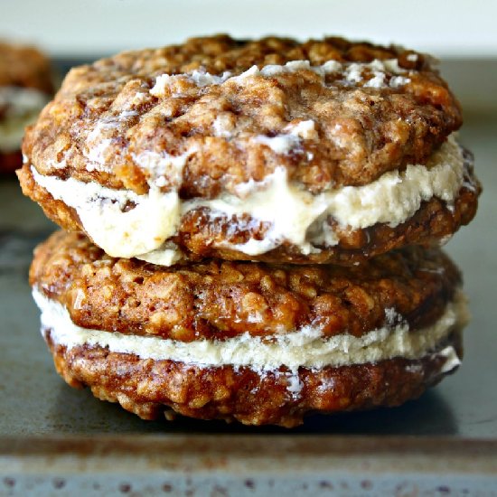 Biscoff Oatmeal Cookie Pies