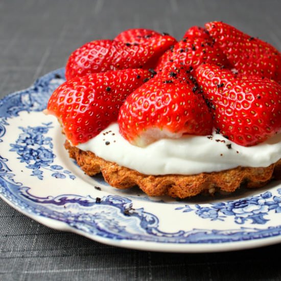 Low Carb Mini Strawberry Pie for 1