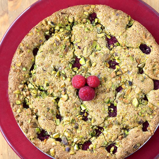 Pistachio-Raspberry Moist Cake