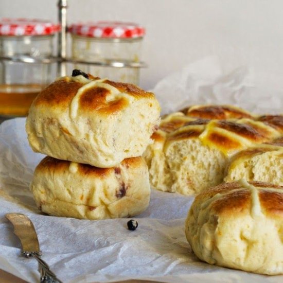 Hot Cross Buns ai Frutti di Bosco