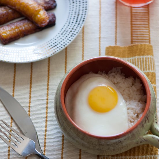 Arroz con Huevo y Platano Frito