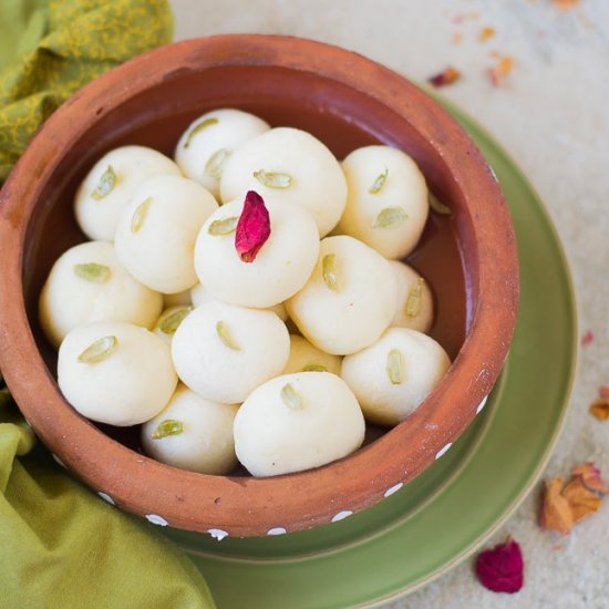 Cheese Dumplings in Sugar Syrup