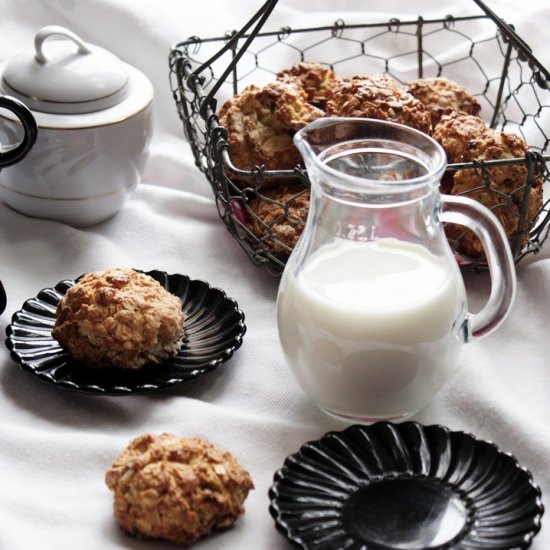 Homemade Oatcakes with Dried Fruit