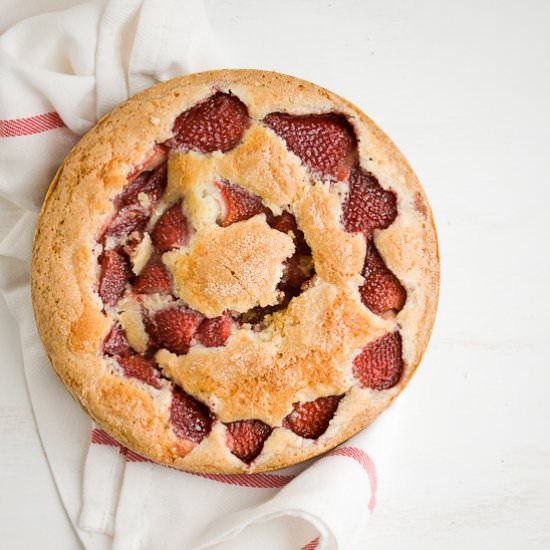 Vanilla Bean Strawberry Cake