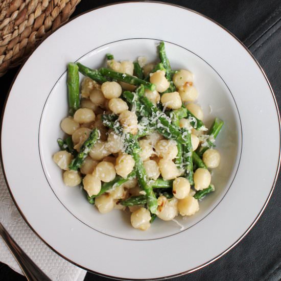 Gnocchetti w/ Asparagus & Garlic