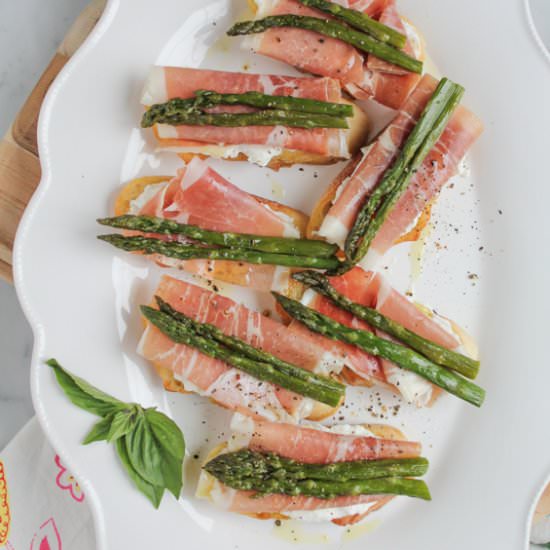 Asparagus and Prosciutto Crostini