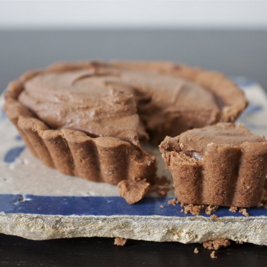 Vegan chocolate mousse tarts