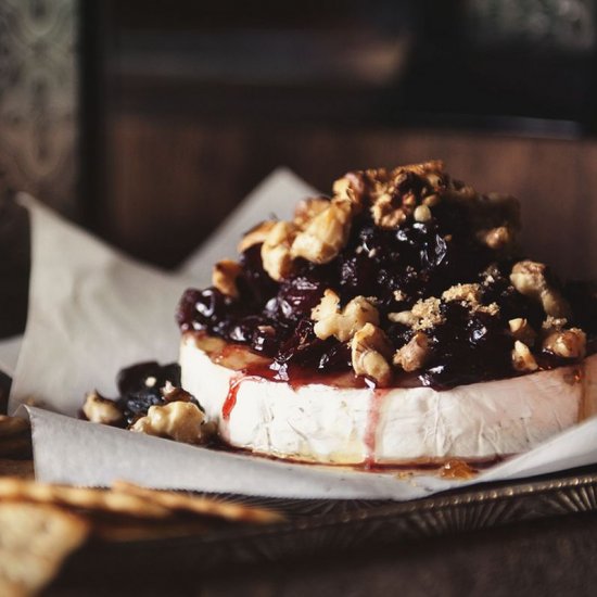 Baked Brie w/ Cranberry Sauce