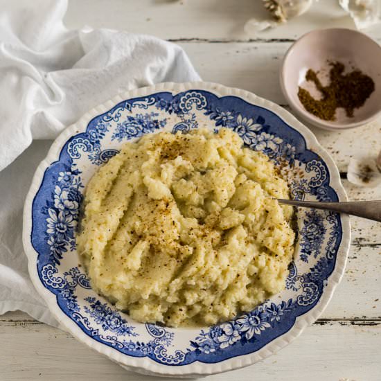 Garlic Buttered Cauliflower Mash