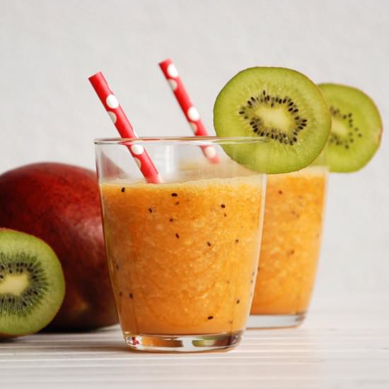 Kiwi, Mango and Carrot Smoothie