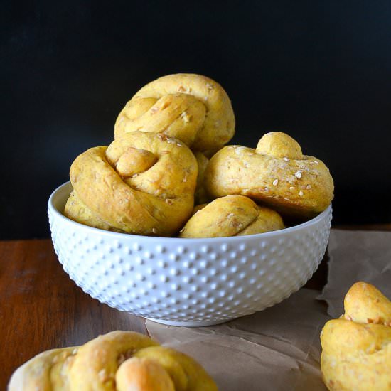 Cracked Wheat Pumpkin Topknot Rolls