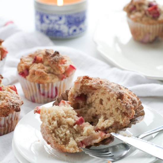 Cinnamon Rhubarb Muffins