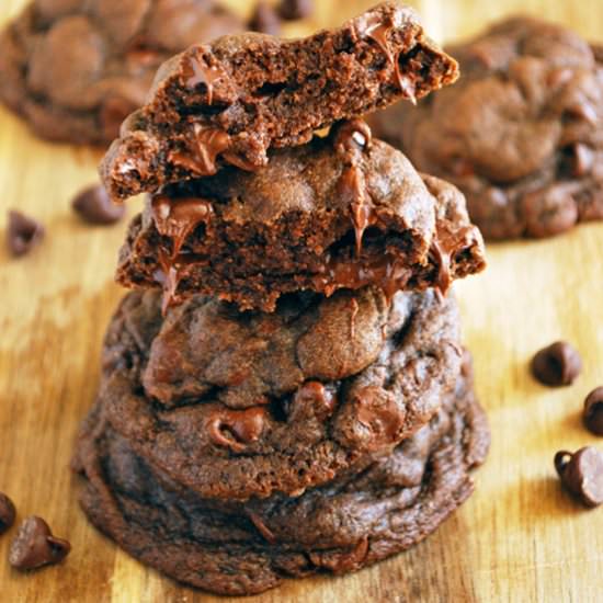 Whole Wheat Chocolate Fudge Cookies