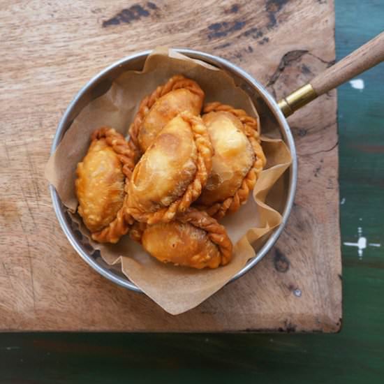 Malaysian Curry Puffs