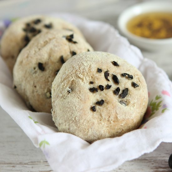 Rolls with olives