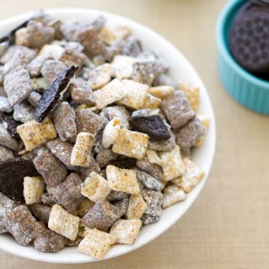 Caramel Cookies ‘n Cream Puppy Chow