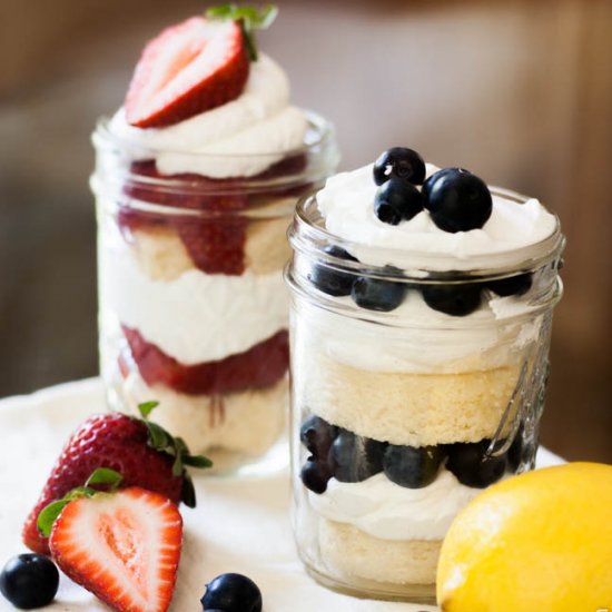 Farmer’s Market Berry Parfaits