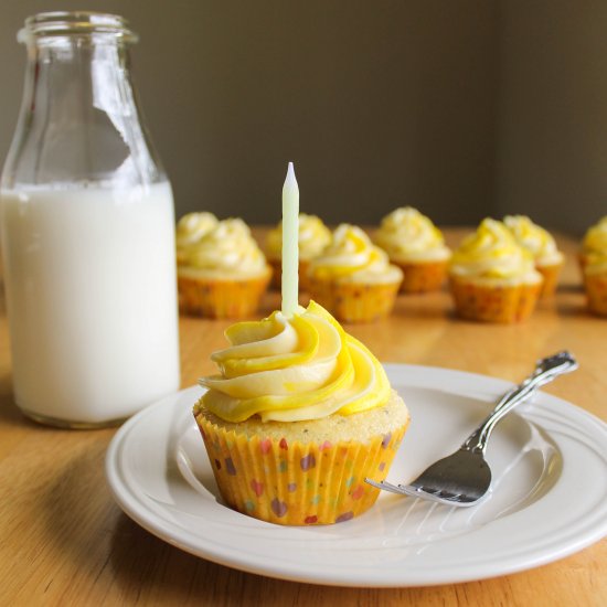 Lemon Poppy Seed Cupcakes