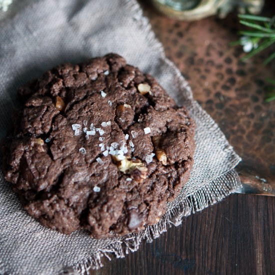 Chocolate chip cookies with coffee