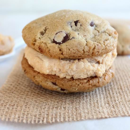 Cheesecake Cookie Sandwiches