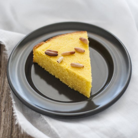 Semolina cake with saffron