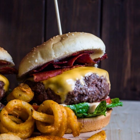 Bacon Chipotle Stuffed Cheeseburger