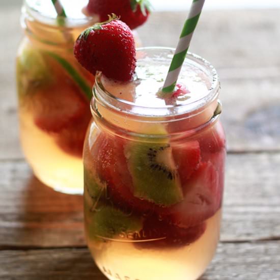 White Strawberry-Kiwi Sangria