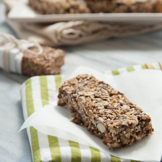 Quinoa Chia Seed Granola Bars