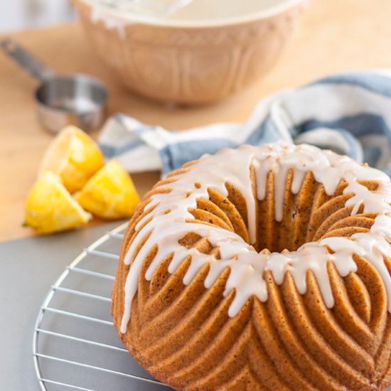 Lemon poppy seed bundt cake