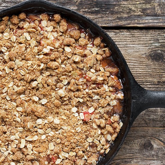 Skillet Rhubarb Crunch