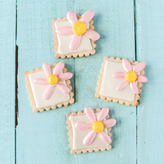 Easy Daisy Sugar Cookies