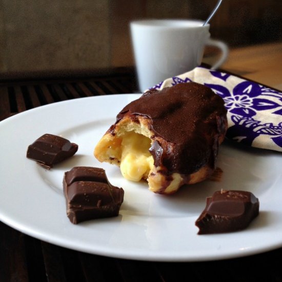 Chocolate Eclairs & Cinnamon Cream