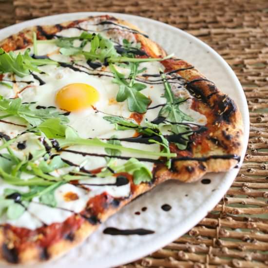 Grilled Pizza with Egg!