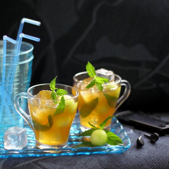 Melon and mint iced tea